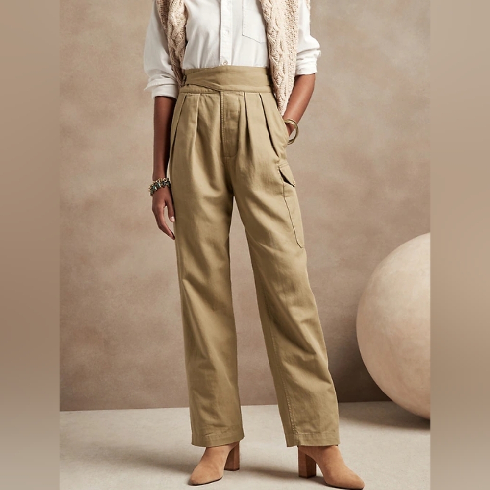 Banana Republic Heritage Explorer pants 10 khaki